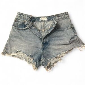 Zara Women's Light Blue Frayed Denim Shorts